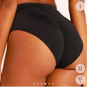 iHeartRaves cheeky black bottoms 🖤